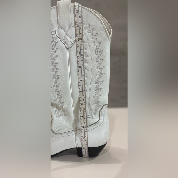 Oak Tree Farms White Leather Western Pull On Snip Toe Boots Size 6.5 - Picture 11 of 15